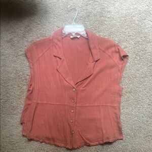 Women's Button-Up Sleeveless Top in Rust